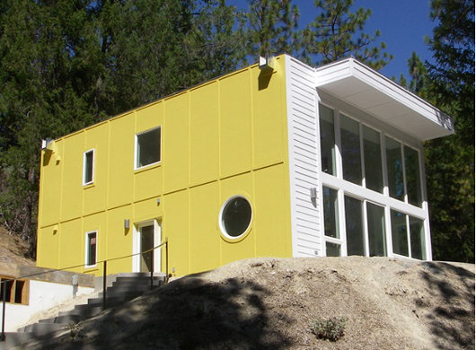 Внешний вид солнечного дома Bennahmias Cabin