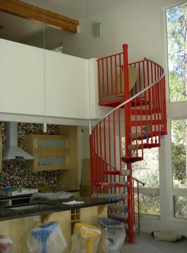 Интерьер солнечного дома Bennahmias Cabin