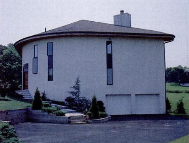 Вид солнечного дома Беннета с запада