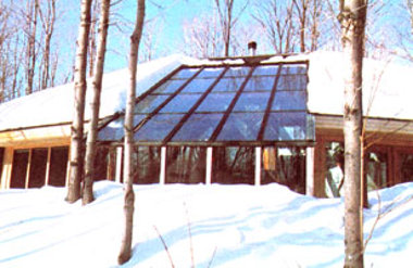 Вид на южный фасад солнечного дома Флакера