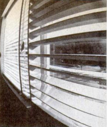 Солнечное отопление с отражающими теплоизолирующими жалюзи, внешний вид