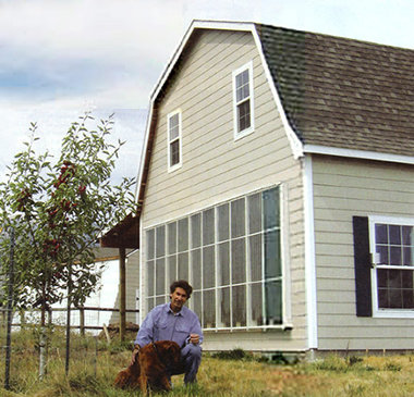 Термосифонный воздушный солнечный коллектор на южной стене дома