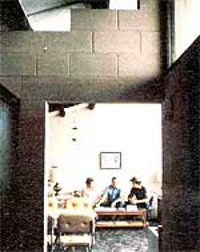 Вентиляционные проемы в межкомнатных стенах солнечного дома Макдональда