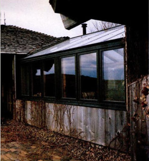 Внешний вид галерейной солнечной теплицы