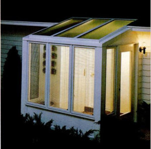 Внешний вид пристроенной солнечной теплицы