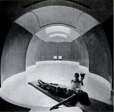 Интерьер подземного плавательного бассейна для дачи