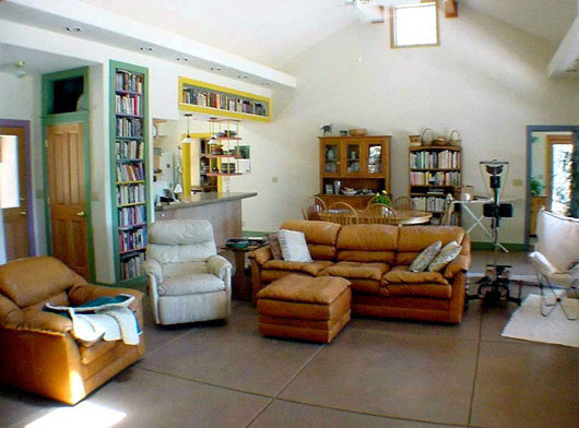 Интерьер солнечного дома Zen Cabin