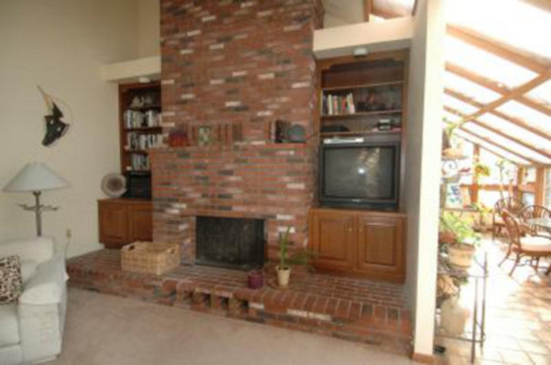 Камин с калорифером солнечного дома в Боксборо