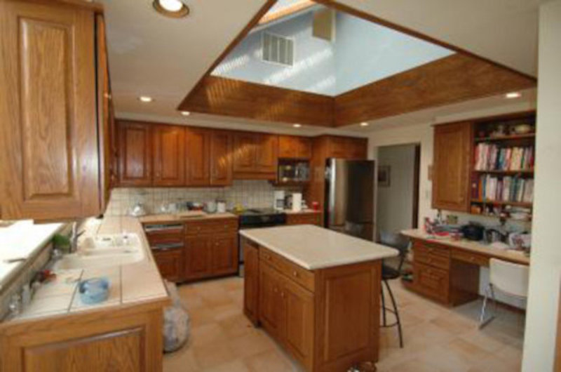 Интерьер кухни солнечного дома в Боксборо