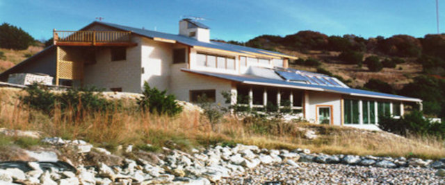 Внешний вид солнечного дома Chez Soleil