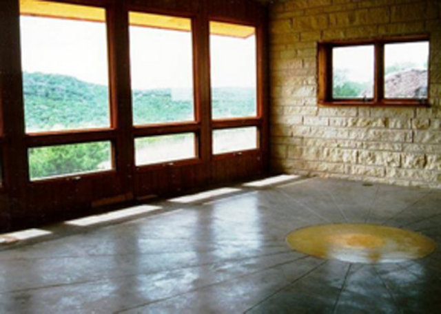 Фрагмент интерьера солнечного дома Chez Soleil