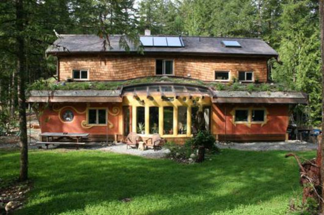 Каркасный солнечный дом Eagleyew, южный фасад