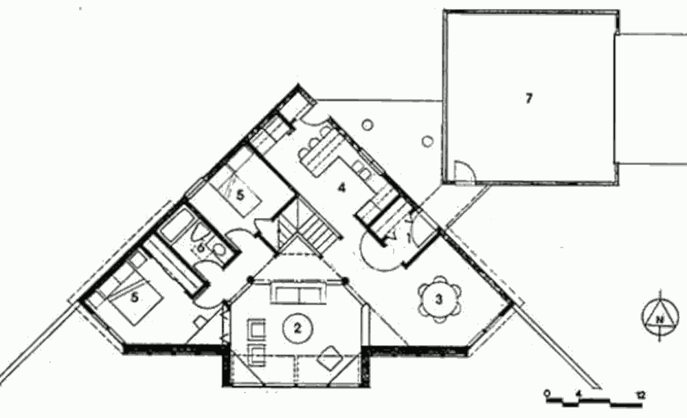 План первого уровня солнечного дома McCaffrey Residence