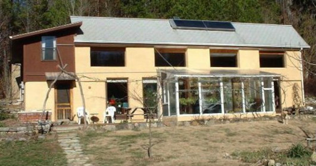 Пассивный солнечный дом Дуга Калмера, вид с юго-юго-запада