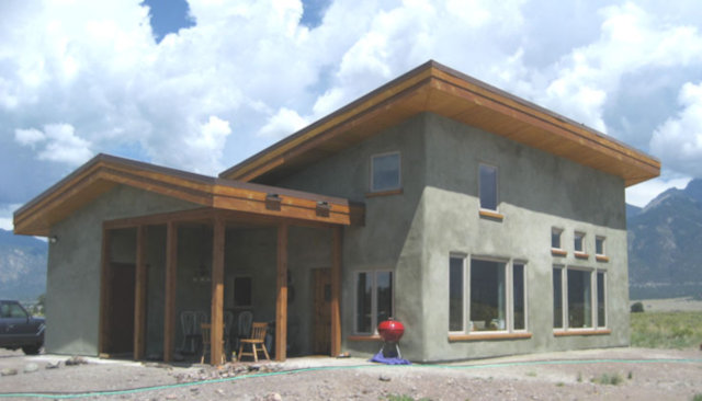 Дом, построенный из мешков с землёй (Earthbags)