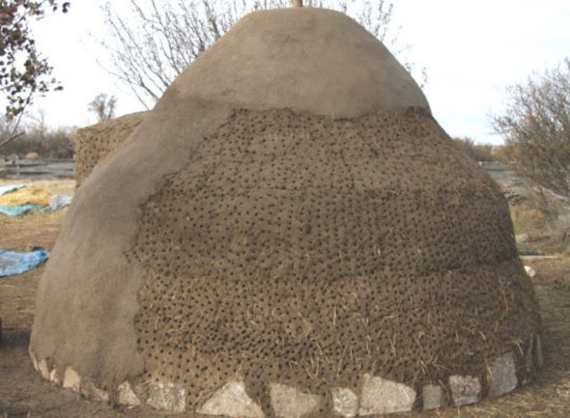 Землебитная сауна по технологии Earthbags, оштукатуривание