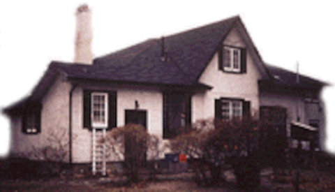 Монолитный саманный дом вблизи Торонто, Онтарио, Канада
