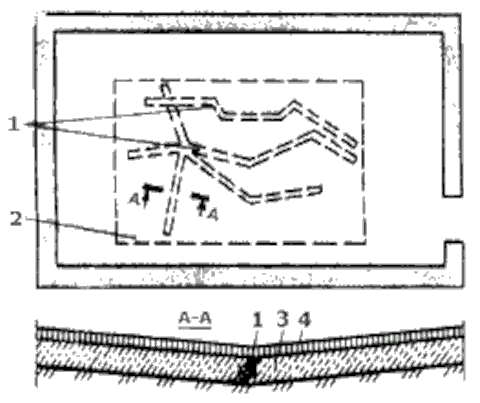 Разрушенный асфальтовый пол