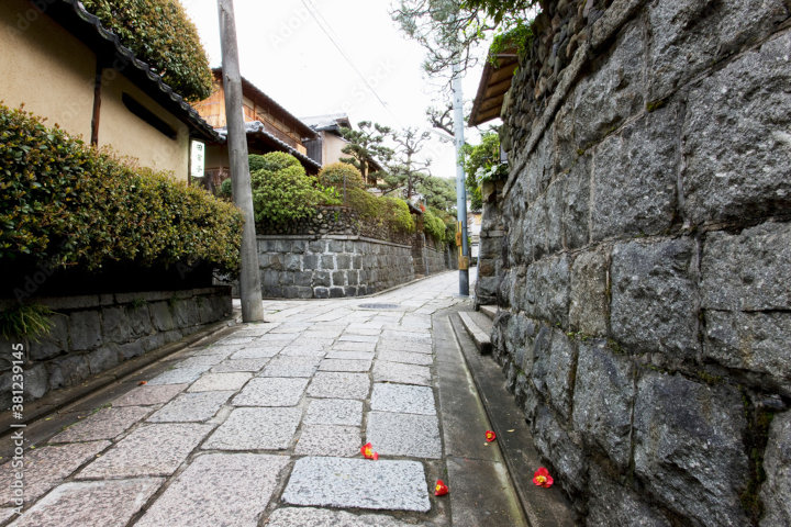 Каменные заборы