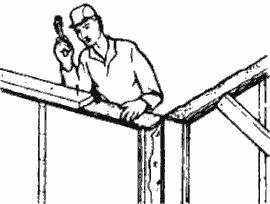 Установка верхнего пояса наружных стен