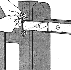 Крепление верхних частей петель